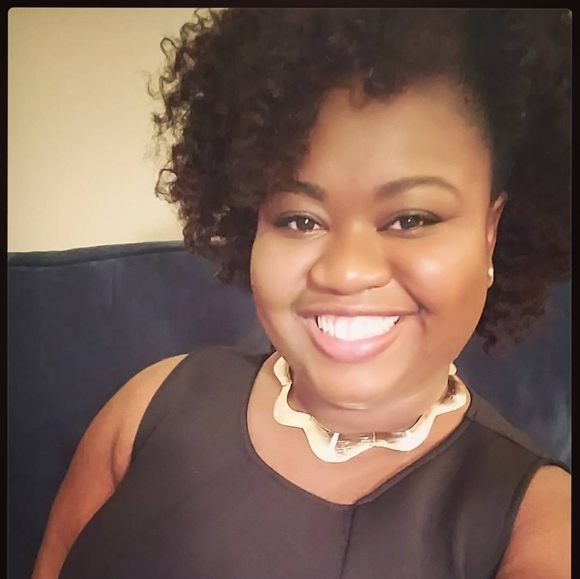 Meet your Posher, Alexis - Picture 1 of 1